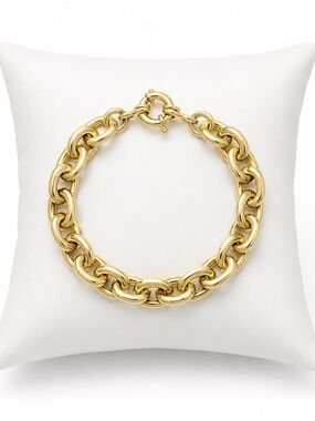 Gold chain bracelet